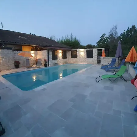 펜션 Maison Charmante A Avec Piscine Privee