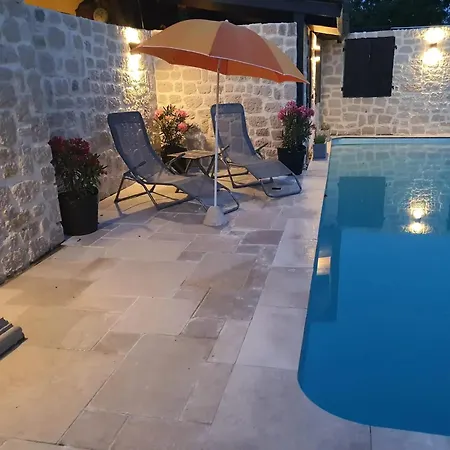 Maison Charmante A Avec Piscine Privee Tatil Evi Montfermier
