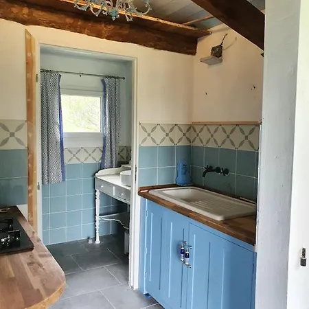 Maison Charmante A Avec Piscine Privee Nyaraló *